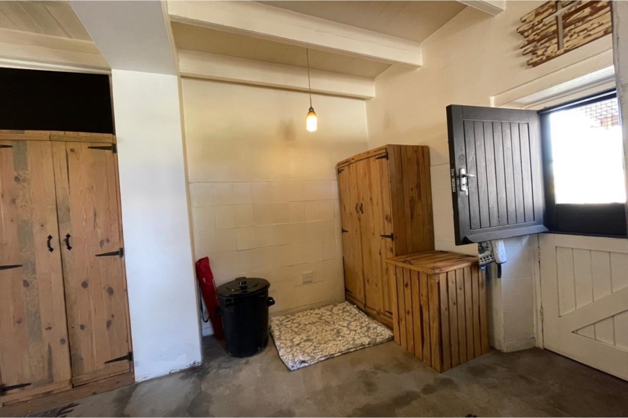5 Bedroom Property for Sale in Stompneus Bay Western Cape